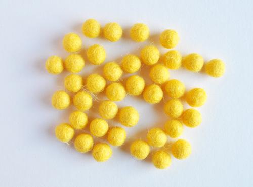 1cm wool felt balls - yellow-Cloud Craft