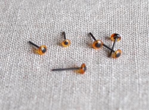 3mm black and amber glass eyes-Cloud Craft