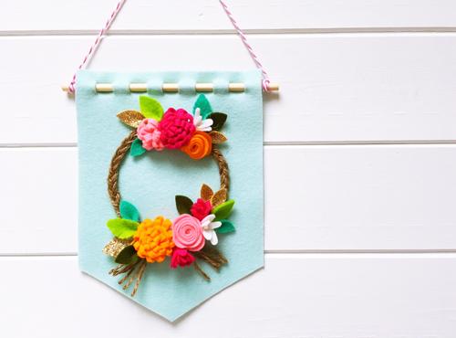 Felt floral wreath banner kit by Sew Yeah - Summer-Cloud Craft