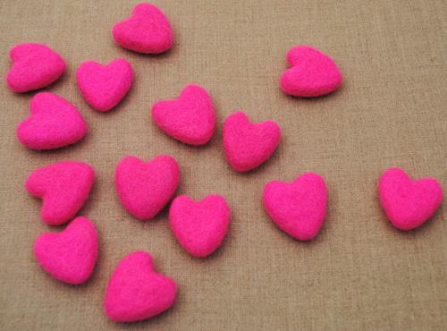Wool felt hearts - pink-Cloud Craft