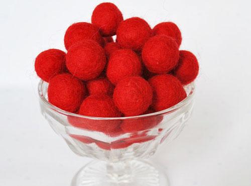 wool felt balls - red-Cloud Craft